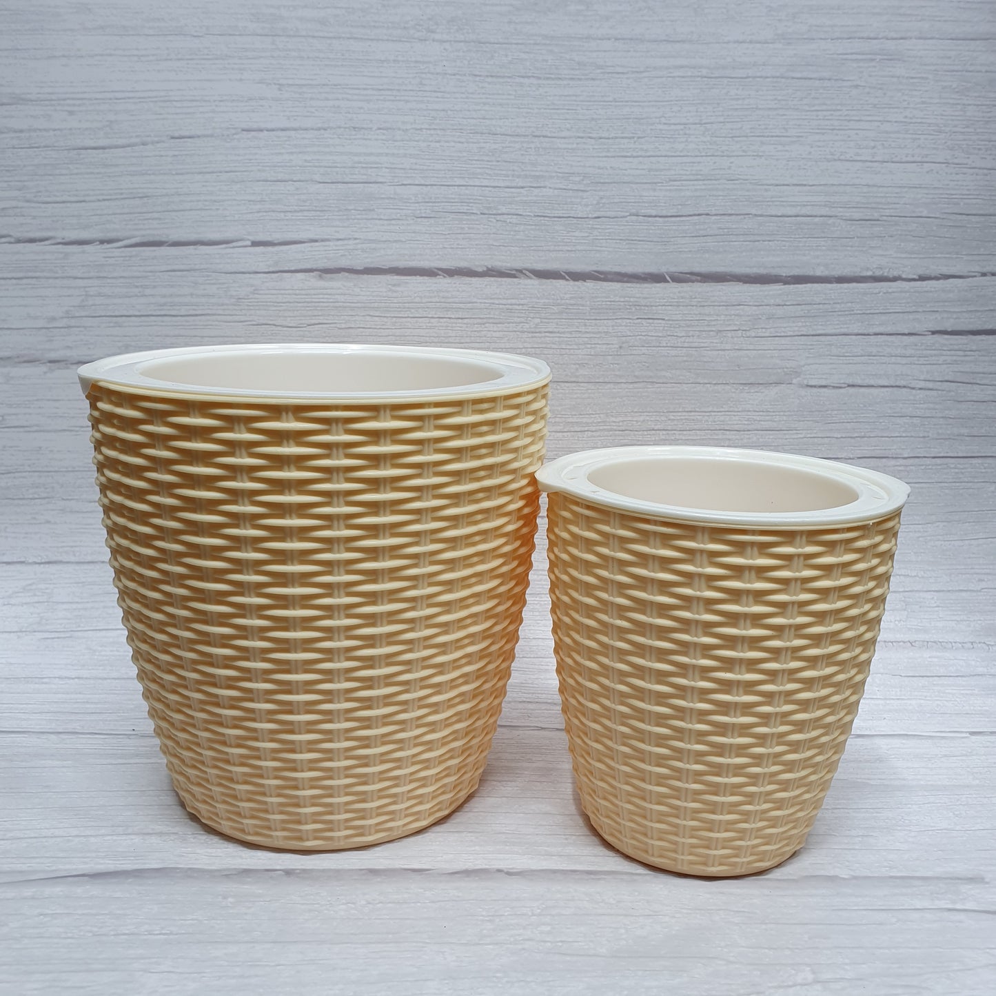 Rattan (large) self watering pot