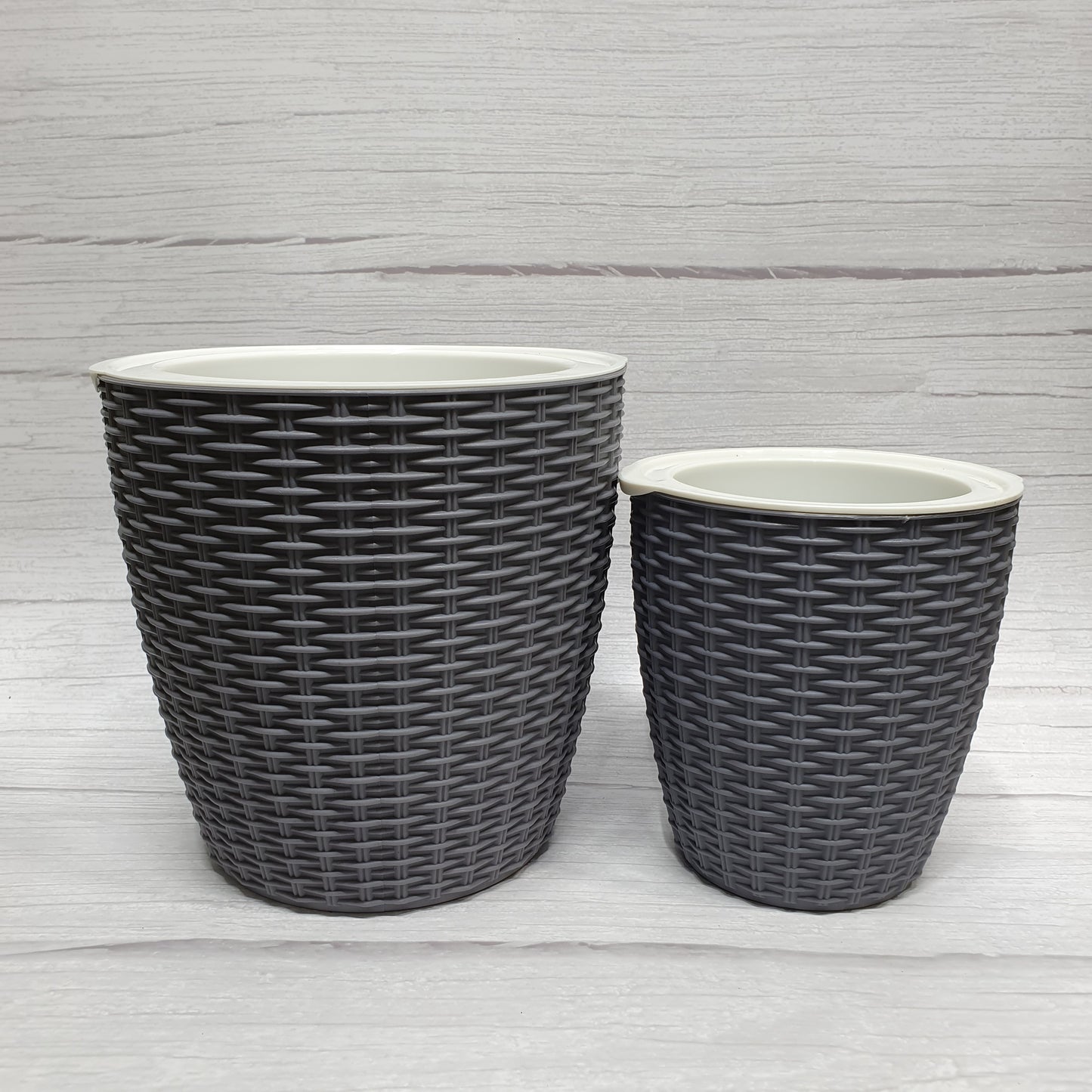 Rattan (large) self watering pot