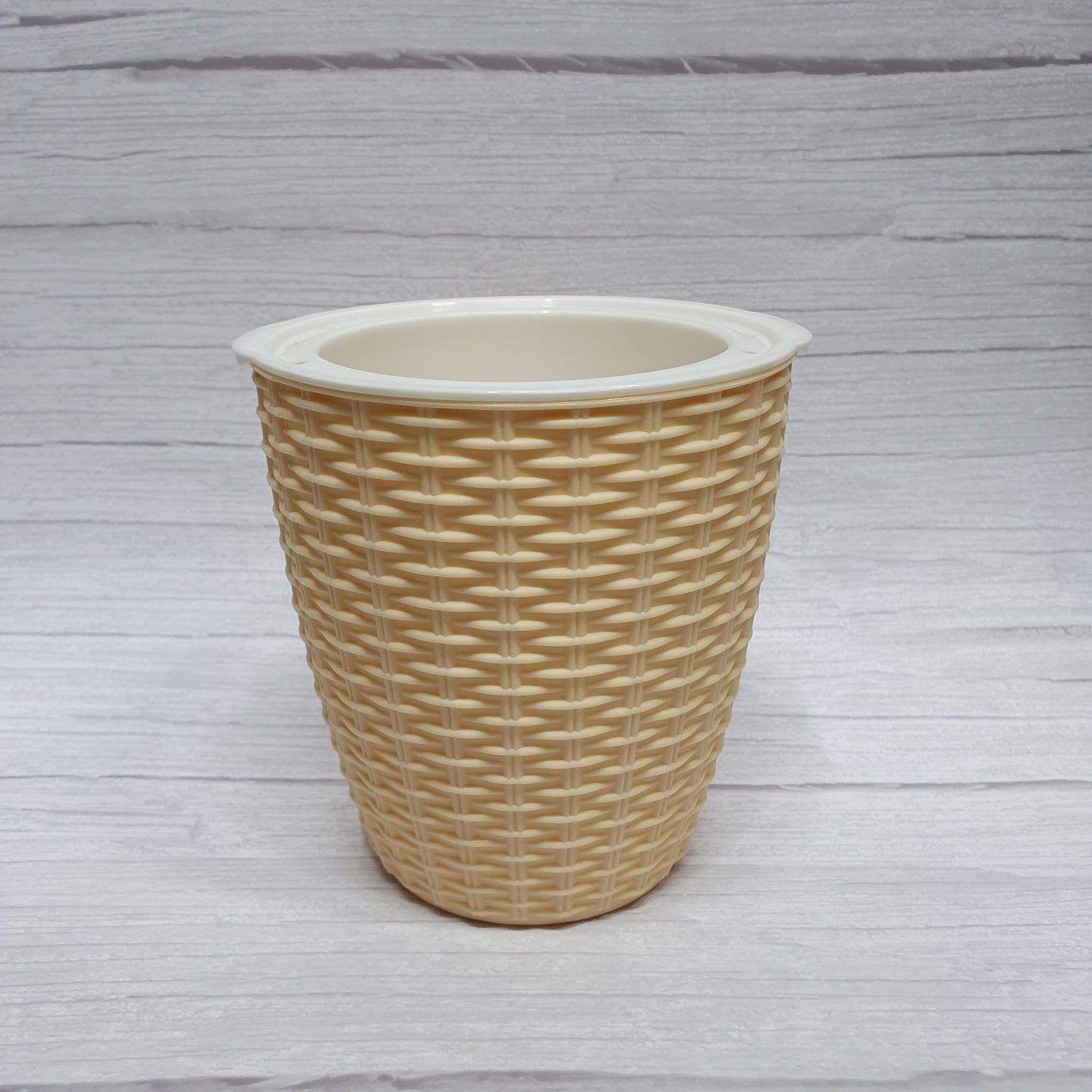 Rattan (medium) self watering pots