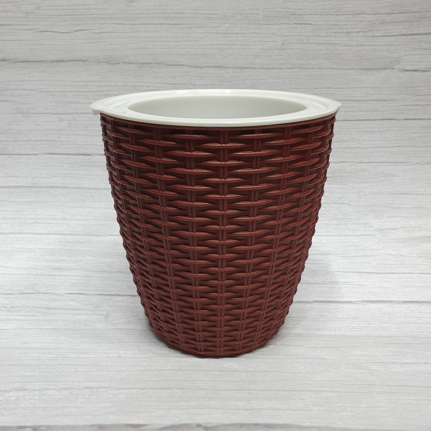 Rattan (medium) self watering pots